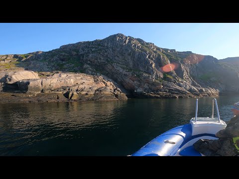 Видео: РЫБАЛКА В БАРЕНЦЕВОМ МОРЕ В МУРМАНСКОЙ ОБЛАСТИ. Часть 2.