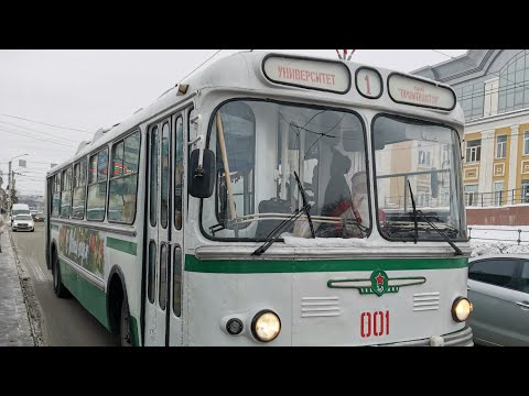Видео: Новогодний ЗиУ-5Д на главном маршруте города Чебоксары (декабрь 2023)