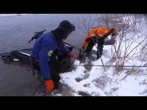 Видео: снегоходы по воде