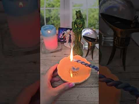 Видео: 💥 Его мысли о Вас с самого утра? 🕵‍♂️ Гадание на Таро и воске 🪬