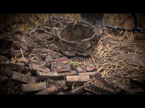 Видео: Откопали схрон амуниции Вермахта под Калининградом. Бородатый коп вышел. Metal detecting 2025.