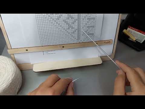 Видео: Теплая косынка с пришивными коймами. Часть 1