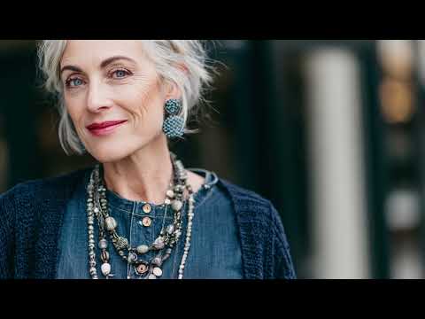 Видео: 🪡 Модели юбок, которые бросают вызов возрасту, на осень 2025 года — 👵 Современные, молодежные сил...