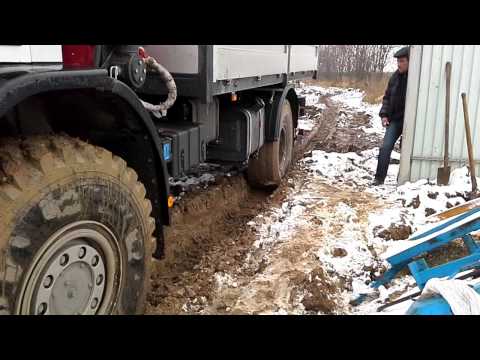 Видео: Ивеко в грязи