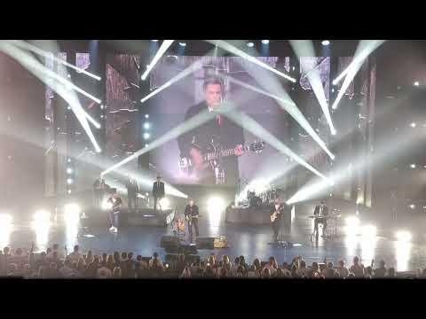 Видео: ЛЮБЭ - 35 лет - 2.7 Давай за... (Крокус Сити Холл 22.02.2024)