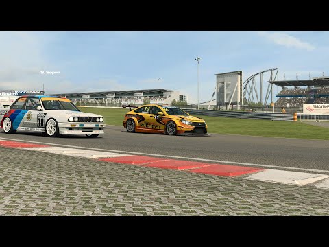 Видео: RaceRoom Racing Experience - Экстремальный RaceRoom! LADA VESTA vs BMW DTM