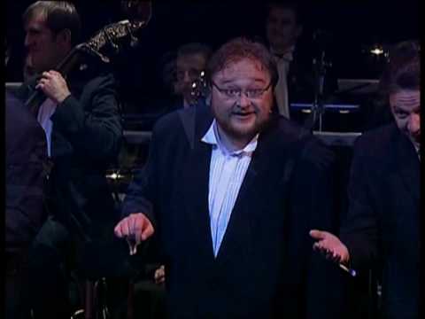 Видео: ТенорА XXI века, шуточное попурри "Глядя задумчиво"