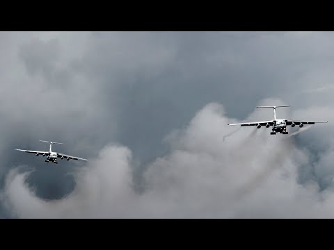 Видео: ✈Четыре Ил-76 с вихрями на посадке / 90 лет ВДВ / Тверь - Мигалово