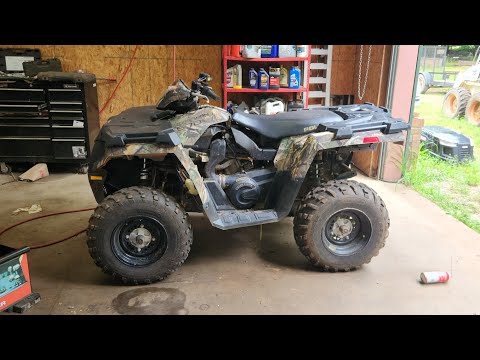 Видео: Быстрый и простой способ проверить топливный насос Polaris Sportsman!