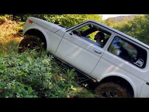 Видео: #24 Part 4. В пошуках дороги. Нива пре в круту гору. Перегрів Patrol? Looking for a way Niva goes up