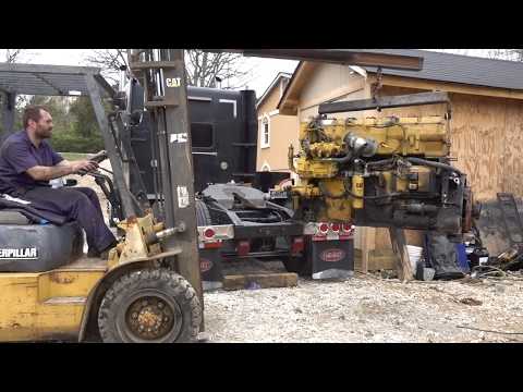Видео: Ремонт. США. Вынимаем двигатель САТ 3406е из VOLVO VNL 770 1998 года.