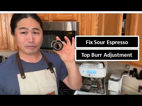 Видео: Как исправить кислый эспрессо | Регулировка верхнего жернова | Breville Barista Pro