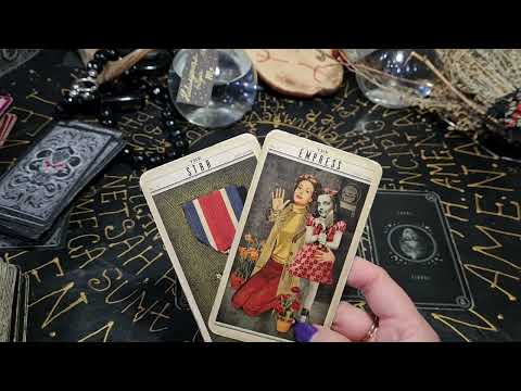 Видео: Гадание на картах. Как найти работу?