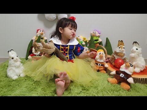 Видео: [SUB] 700-дневная болтливая малышка Белоснежка! 🍎