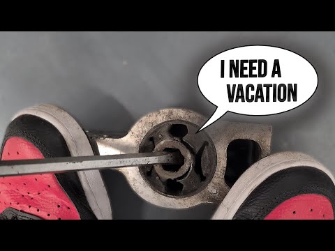 Видео: Замена сайлентблока рычага подвески, включая шаровые опоры: VW Passat B7