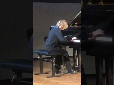 Видео: Елисей Мысин на концерте в Соборной палате. Чайковский: концертная сюита из балета «Щелкунчик»