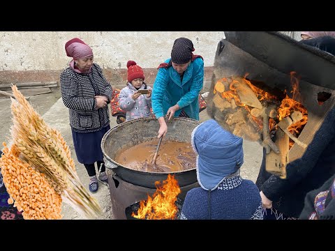 Видео: Как готовят легендарный узбекский сумалак В течении 24 часа