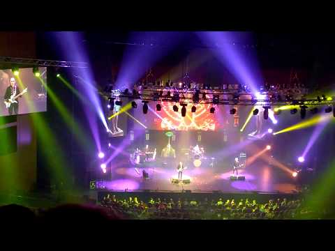 Видео: Пикник - тур «Искры и Канкан» (1 ч.) 05.11.2017 г. Москва (Crocus City Hall)