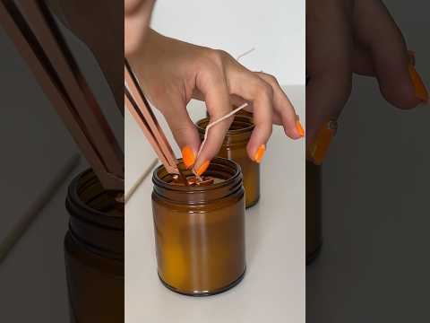 Видео: Важный этап после застывания соевой свечи- предотвратить карманы с воздухом вокруг фитиля🤗 #свечи