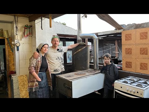 Видео: Растопили печь и  СНЕСЛО крышу! Придется ремонтировать!