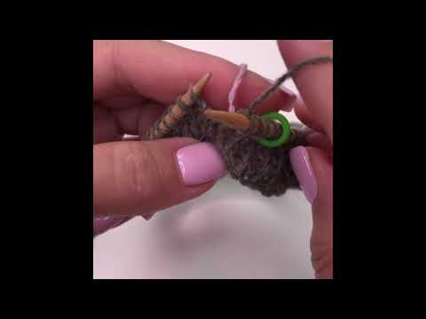 Видео: Упражнения для вязания жаккарда без протяжек с двух рук. 2