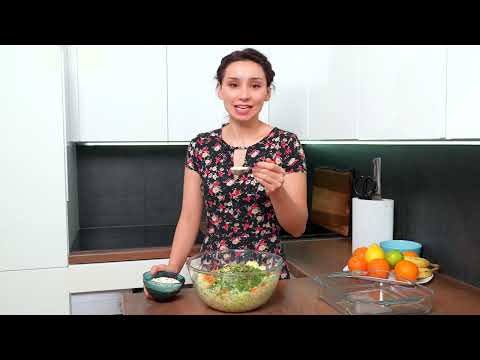 Видео: Просто натрите 2 кабачка и 2 картошки! Очень полезная и вкусная овощная запеканка.