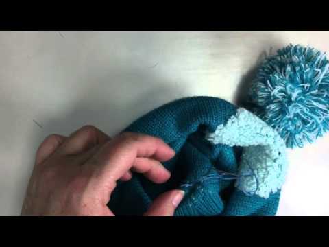 Видео: Как Правильно Пришить Помпончик На Шапочку