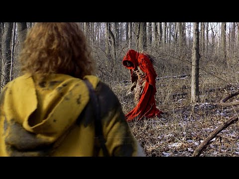 Видео: Слепая девушка отправилась в лес, населенный чудовищами, от которых не сбежать