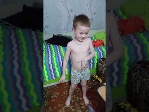 Видео: Максим тонцует👍👍👍😘😘😘