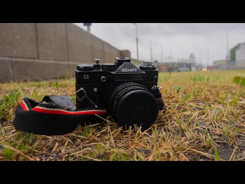 Видео: Обзор на плёночный фотоаппарат Зенит-11. Заправка плёнки и  калькулятор экспозиции