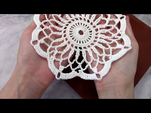 Видео: КАК СВЯЗАТЬ МАЛЕНЬКУЮ САЛФЕТКУ КРЮЧКОМ// Вязание для начинающих