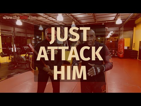 Видео: ПРОСТО АТАКУЙТЕ ЕГО — Методы самообороны