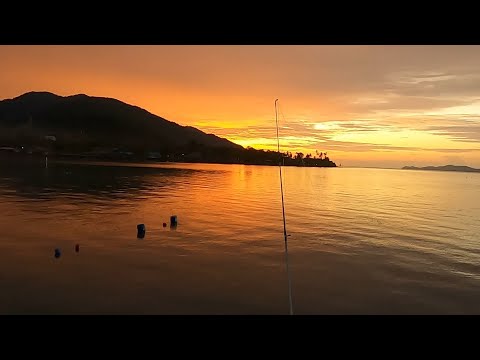 Видео: Ko Chang Вечер на пирсе с Мыангом