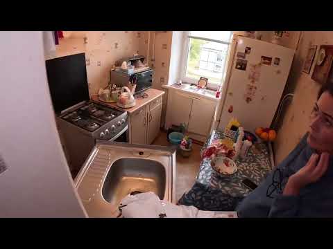 Видео: Упали кухонные тумбочки и всё сломали 😱| Замена смесителя | ✅Будни САНТЕХНИКА