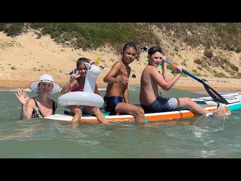 Видео: Казахи в Анапе / Море, смех и шашлык: семейный день, который запомнится / Экзотично загоревшая пара