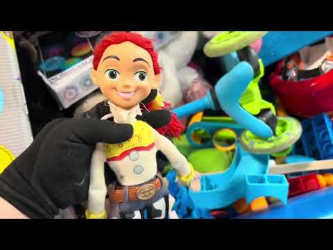 Видео: СВАЛКА В США😲Обзор Находок что я купила себе и на продажу #olyasineevausa #goodwilloutlet 