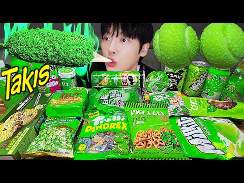 Видео: ASMR MUKBANG | зеленая еда! медовое желе, конфеты, десерты (желе с лапшой, шоколад) мини-маркет