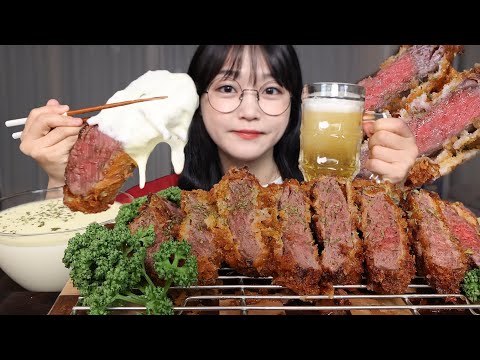Видео: Хрустящий гюкацу, сливочный соус и холодное пиво.🍺🥩