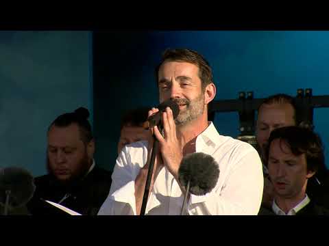 Видео: Дмитрий Певцов и хор Валаамского монастыря - "Молитва", автор Руслан Силин.