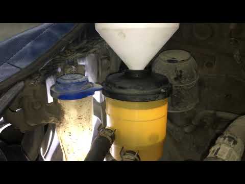 Видео: Замена жидкости ГУР Hyundai GETZ