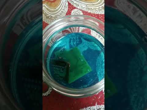 Видео: Ожидаемый результат: снятие припоя , соль +медный купорос 3