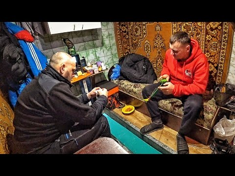 Видео: СОСЕДИ С НИЗУ В ШОКЕ !!! РЫБАЛКА В КВАРТИРЕ