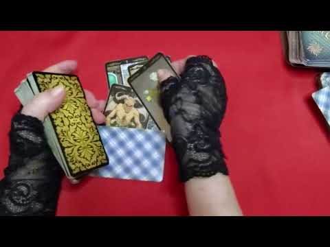 Видео: ❤️❤️Кто думает о тебе❤️❤️  Гадание на картах таро