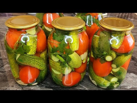 Видео: ПРОСТО ЗАЛИВАЮ КИПЯТКОМ. Закрываю по 50 банок! Невероятно вкусный рецепт с ПОМИДОРАМИ и огурцами