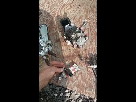 Видео: Замена тормозного крана, замена монжетов тормозов хино ренжер