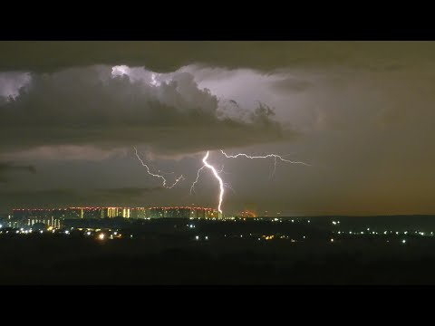 Видео: Сильная гроза в ночь с 9 на 10 июля 2022 года.