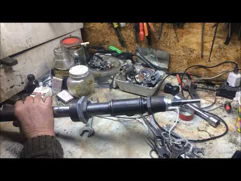 Видео: Сальниковое уплотнение  насоса для очень вязкого,густого и тоскливо текущего машинного масла.