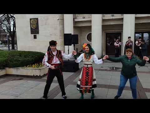 Видео: Коледно хоро с ПФА"Странджа" в гр. Бургас