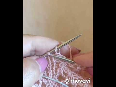 Видео: Две петли вместе изнаночной с наклоном влево