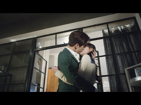 Видео: После выпуска Вэйвэй и Сяо Най жили вместе.